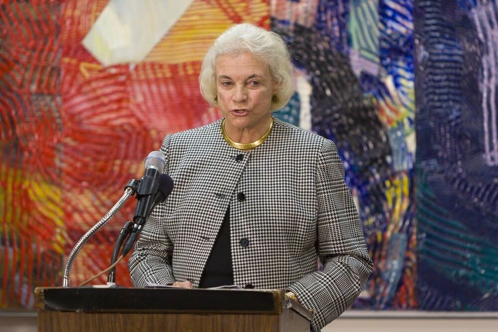 Supreme Court Justice Sandra Day O'Connor speaks to jurors during American Bar Association's American Jury Initiative, media event, at Moultrie Courthouse.