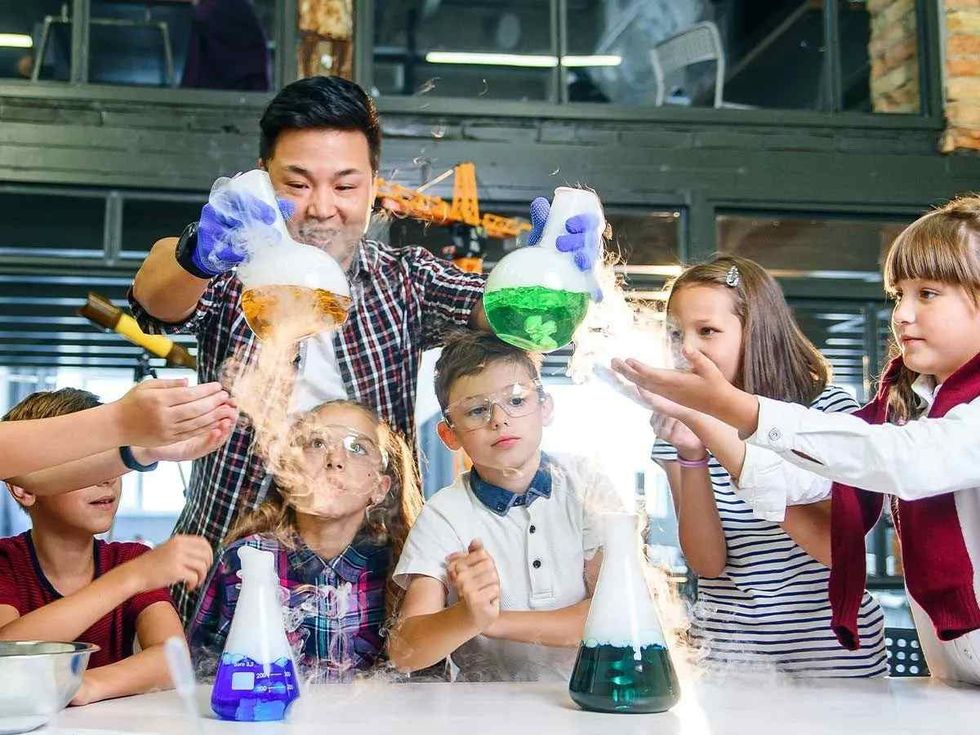 10 Fun EYFS Science Experiments For Preschoolers | Kidadl