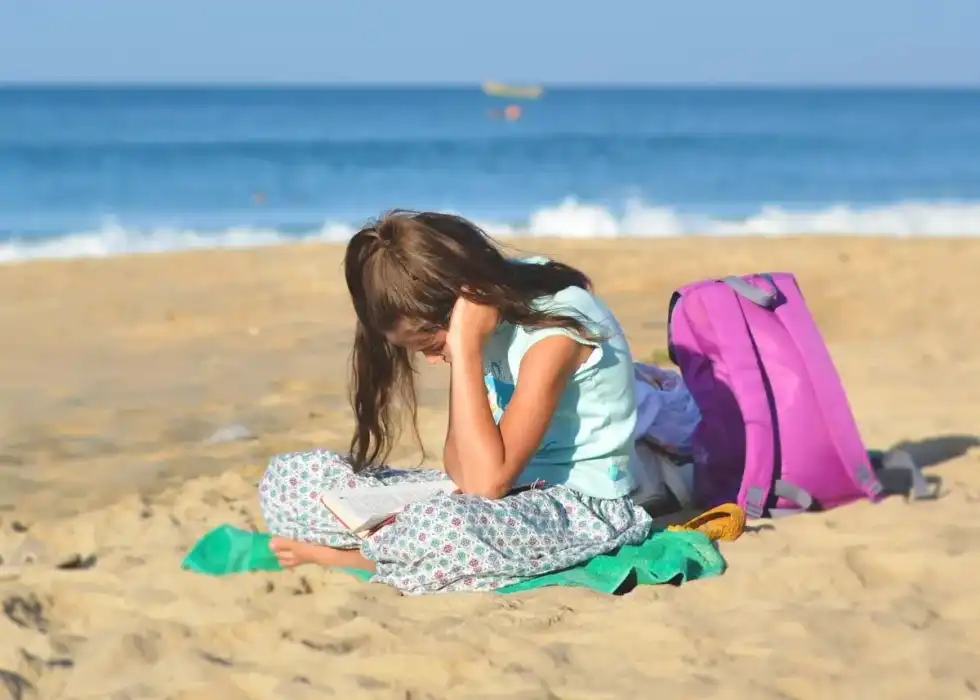 The best children books to carry with you on a holiday are nonfiction books for kids, national geographic kids books and inspirational books.