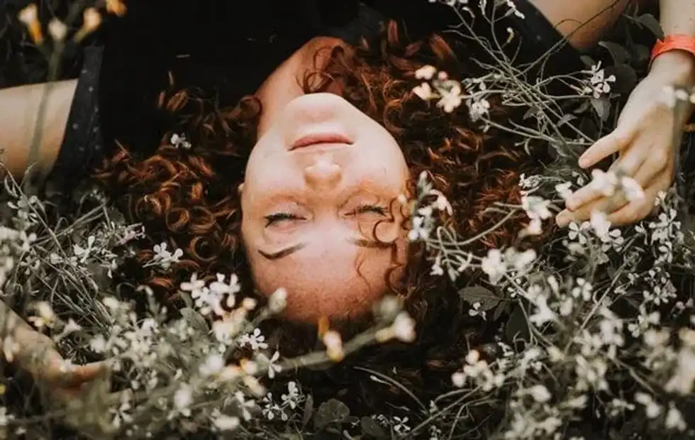 The best curly hair captions teach girls that they can run the world with their curls.
