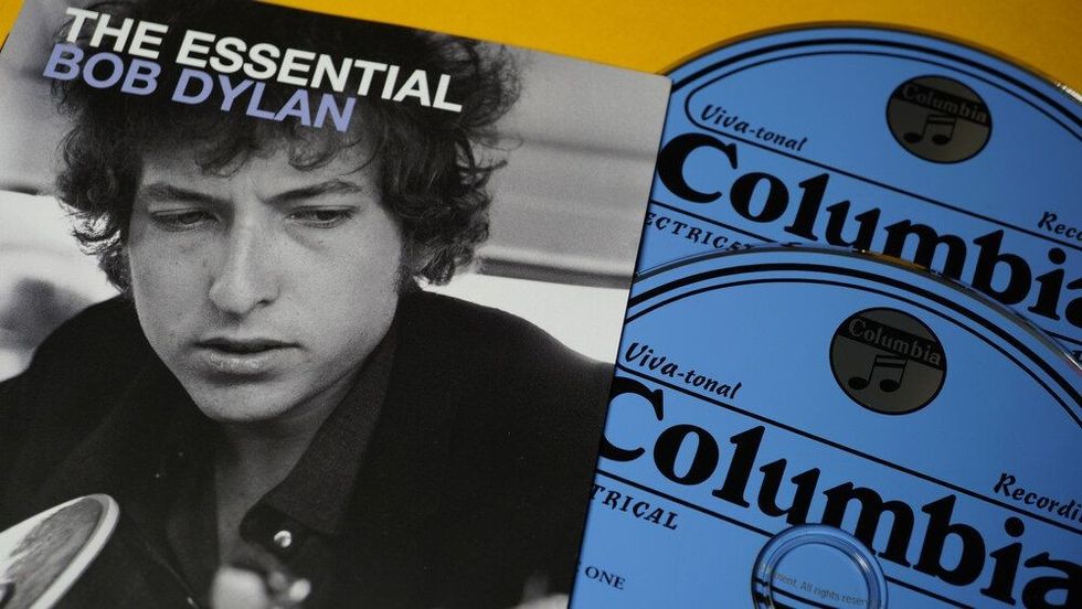 The double cd 'The Essential Bob Dylan', released in 2000, of the Columbia Records series "The Essential" dedicated to the major artists of the company.