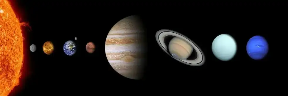 The only way to know what color is venus is to pierce the planet's atmosphere with a radar.