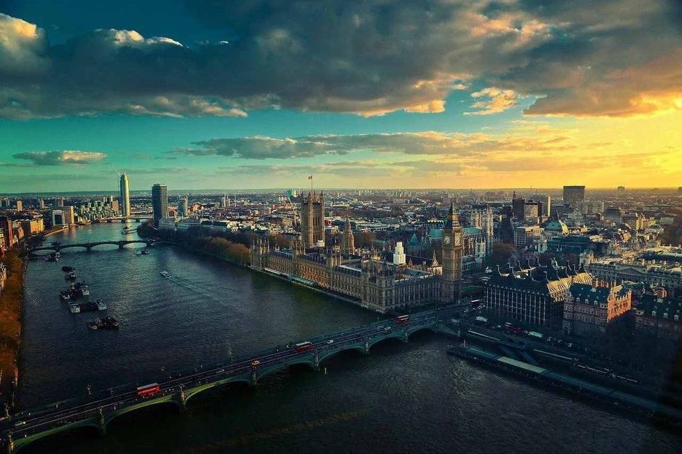 The River Thames flows from the Cotswolds to the North Sea