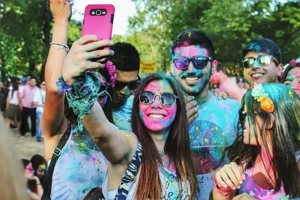 This National Selfie Day, take out your smartphone to click your self-portrait!