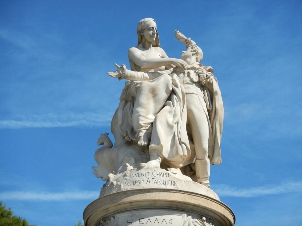 This statue shows Greece hugging her beloved supporter Lord Byron