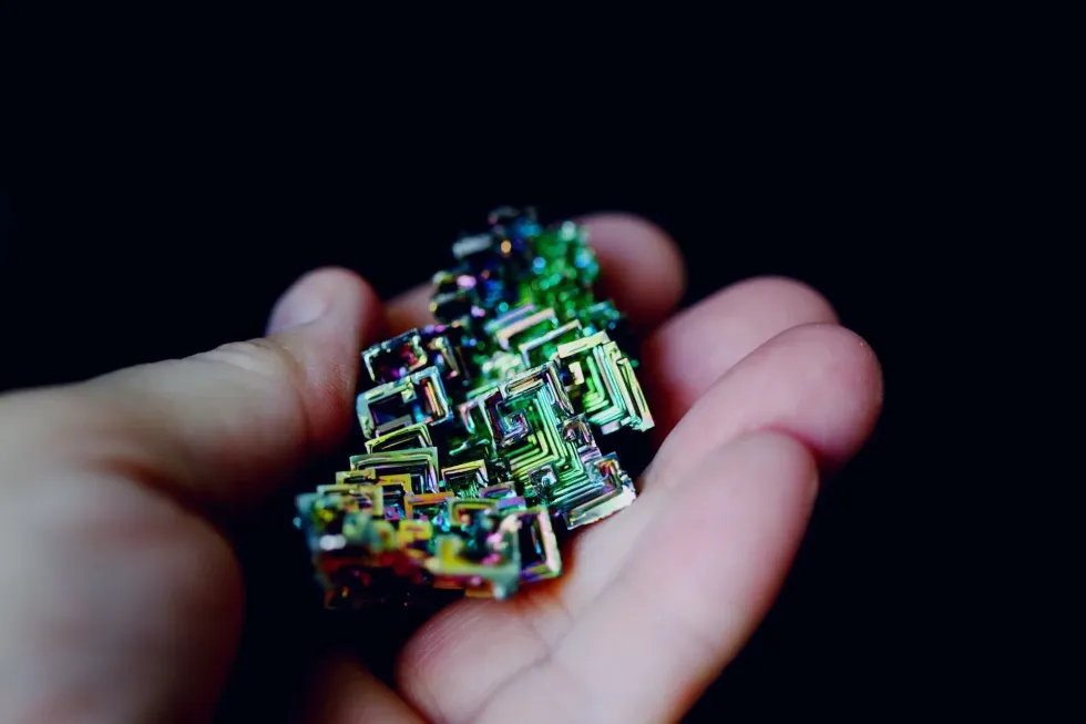 To describe what is bismuth, scientists are inventing simple notions.