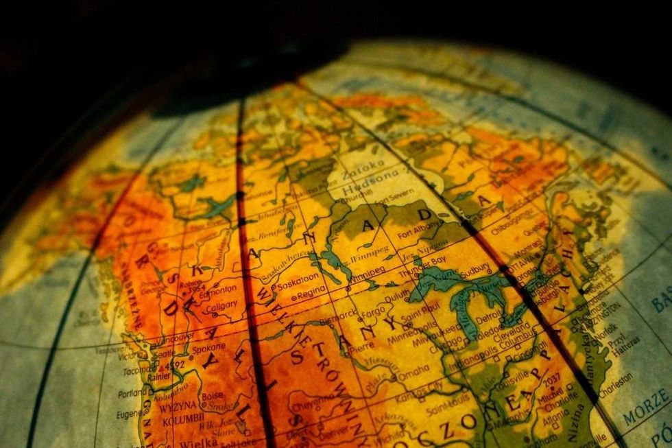 use of map projection with parallels that are curved