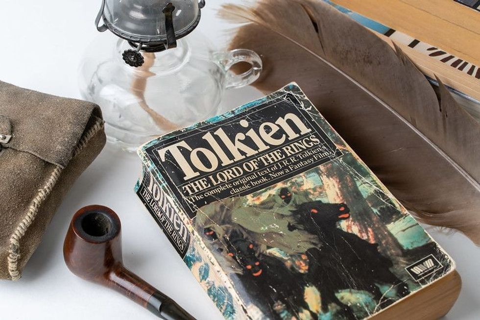 160+ J.R.R. Tolkien Quotes From The World's Most Famous Fantasy Writer ...