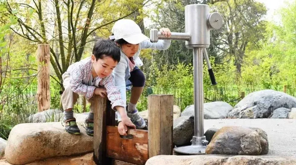 water machinery fun activity at kew gardens