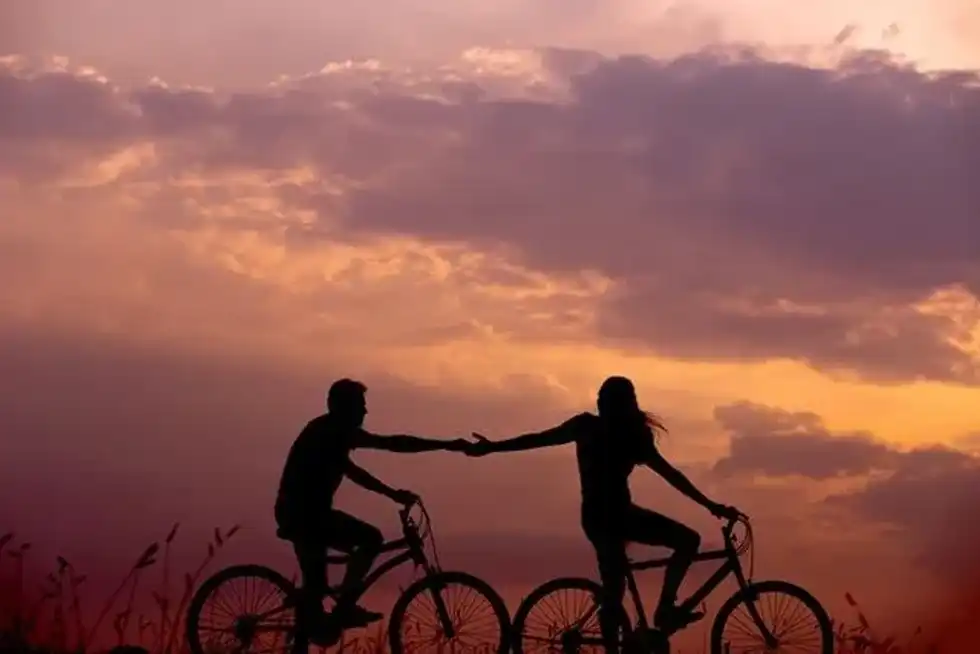 Young love quotes and sayings for budding romantics can strengthen the relationship.